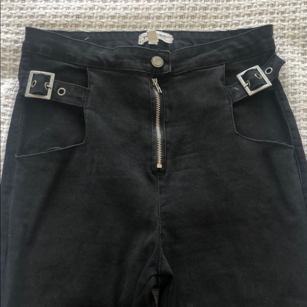 High waisted buckle jeans